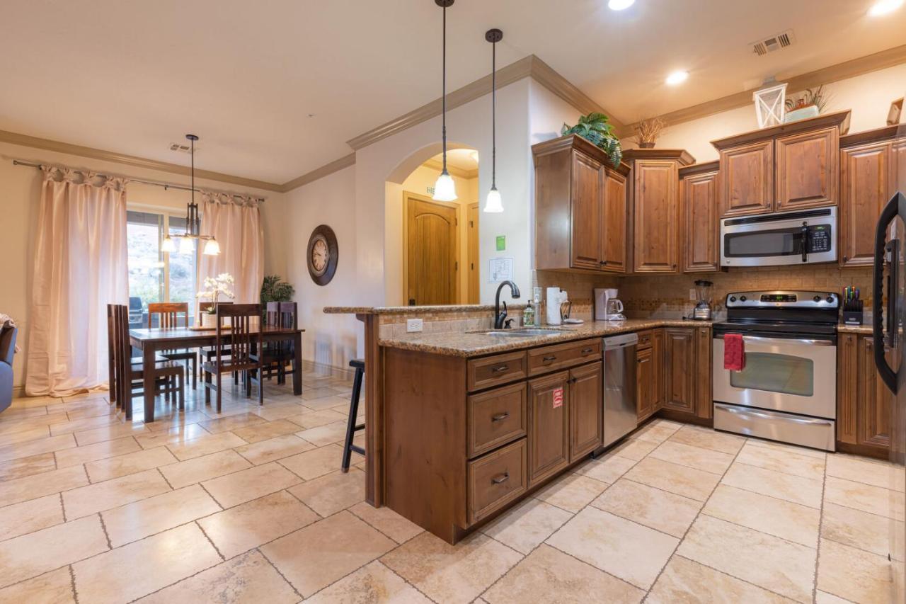 D5-Coral Springs Poolside-Ground Floor 3-Bedroom Hillside View Hurricane Δωμάτιο φωτογραφία