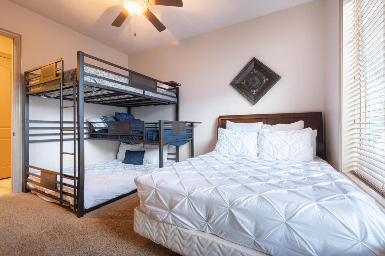 D5-Coral Springs Poolside-Ground Floor 3-Bedroom Hillside View Hurricane Δωμάτιο φωτογραφία
